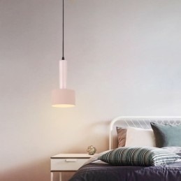 Lampă suspendată modernă, simplă, în formă de cilindru. Lampă de iluminat din aluminiu