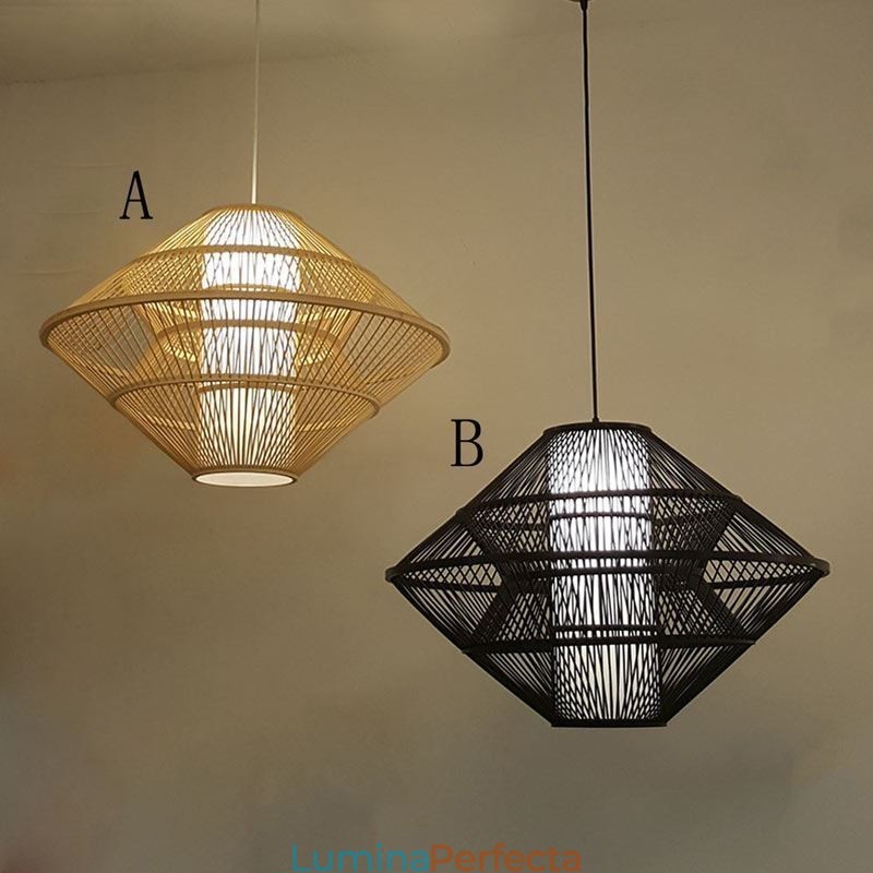 Lampă suspendată din bambus cu design giroscop