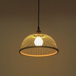 Lumină suspendată modernă, simplă, în jos. Lumină suspendată din bambus, iluminat de noptieră