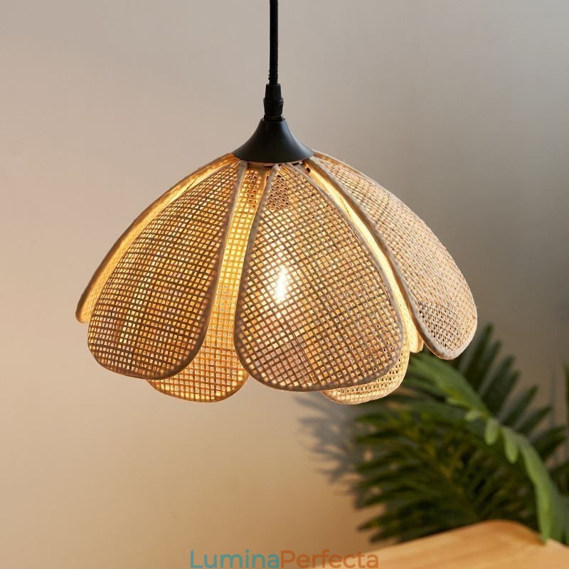 Lampă suspendată din ratan Plafoniera retro din ratan