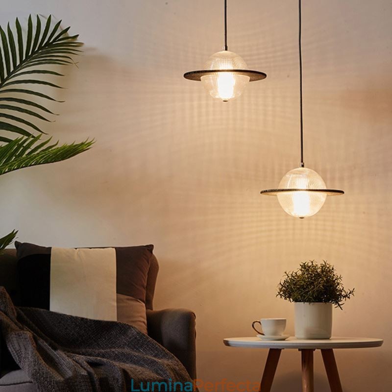 Lampă de tavan modernă din sticlă în formă de pendant