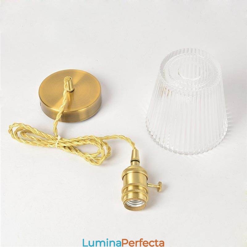 Abajur conic de suspendare din sticlă cu nervuri din alamă, cu întrerupător rotativ