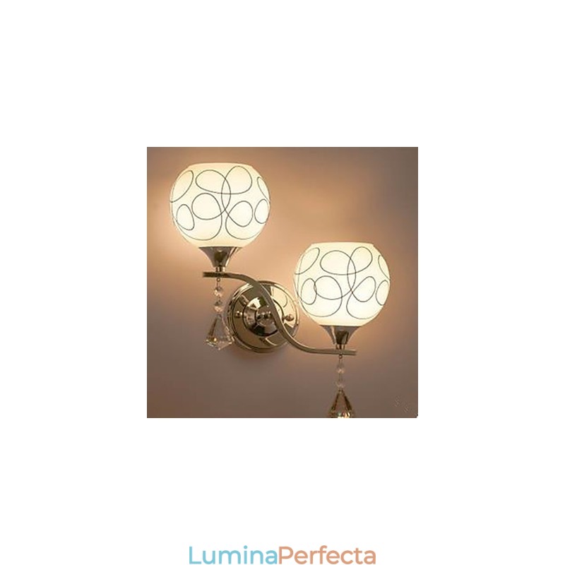 Lampă de perete din cristal
