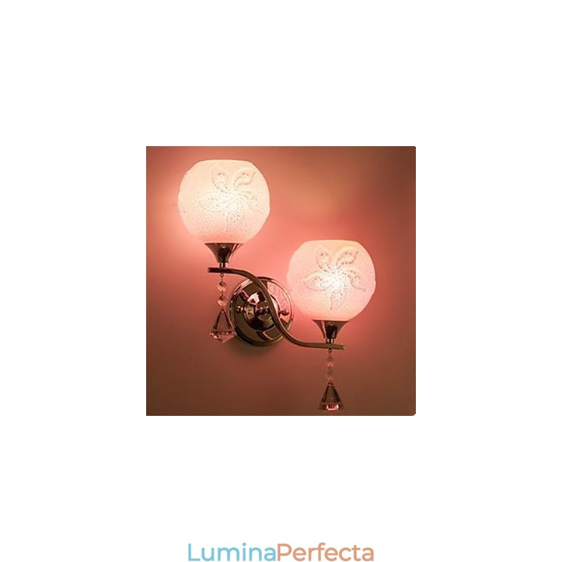 Lampă de perete din cristal