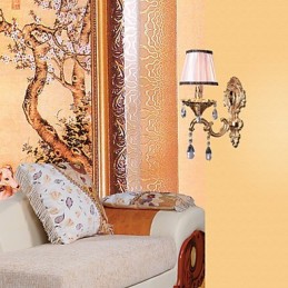 Lumină elegantă de perete din cristal în roz