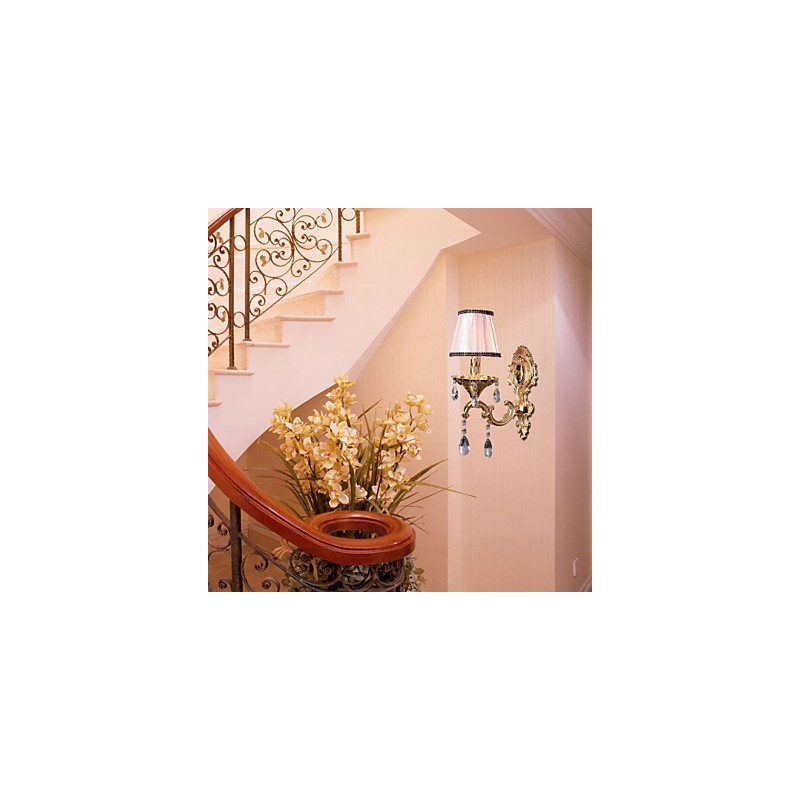 Lumină elegantă de perete din cristal în roz