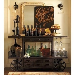 Lampă de perete din fier inspirată din natură cu abajur din sticlă transparentă