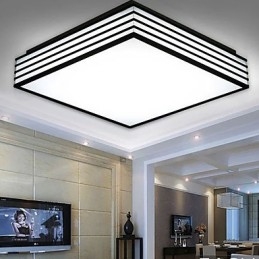 Lumină contractată și contemporană, neagră și pătrată