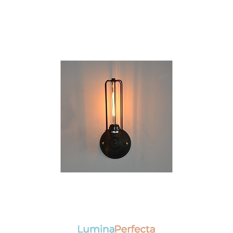 Lampă de perete din fier american vintage