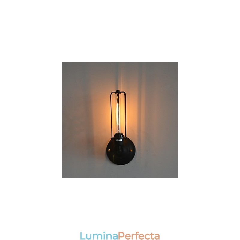 Lampă de perete din fier american vintage