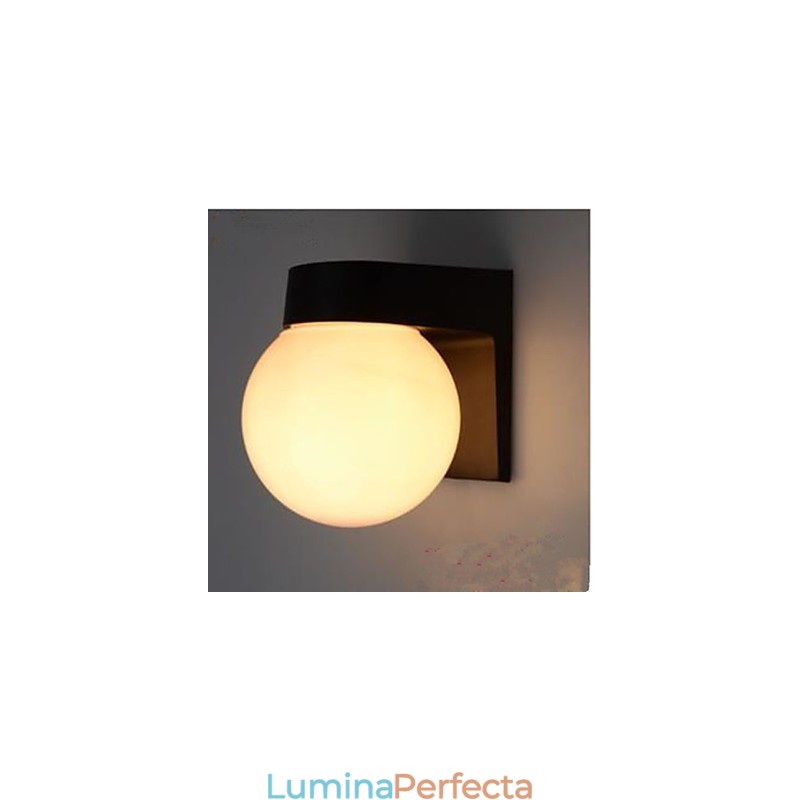 Lampă de perete Shell din acril