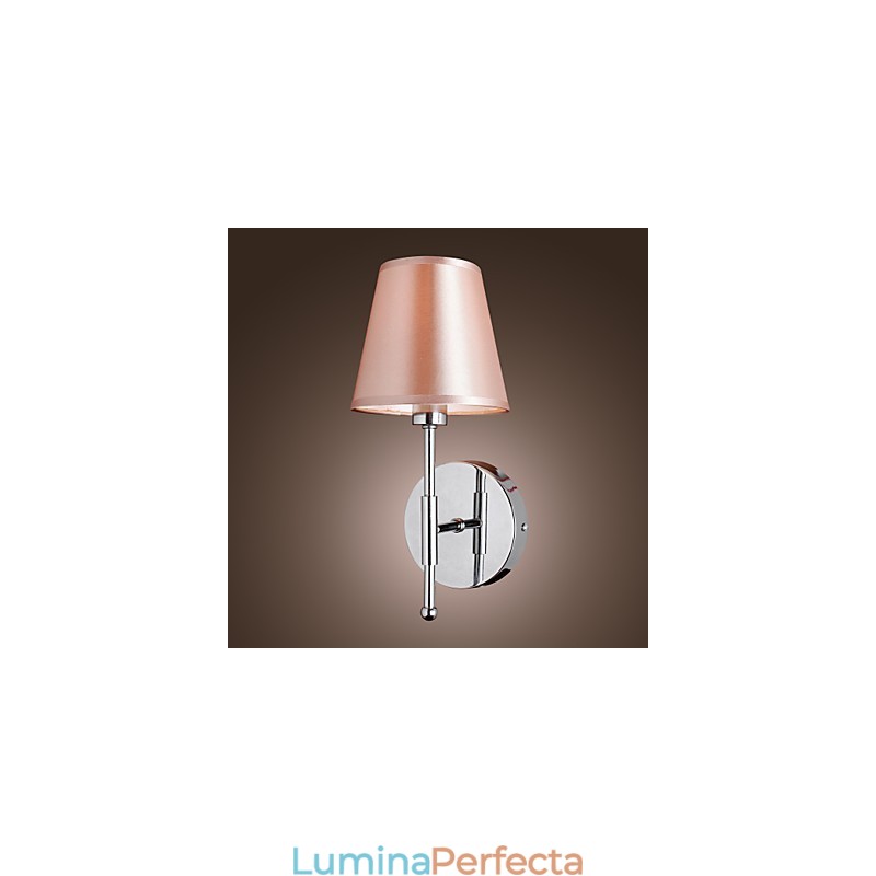 Lampă de perete cu design simplu, în lumină caldă