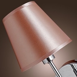 Lampă de perete cu design simplu, în lumină caldă