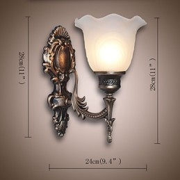 Lampă de perete retro în stil european. Lampă de coridor de hotel. Lumină de coridor. Lampă de față cu oglindă