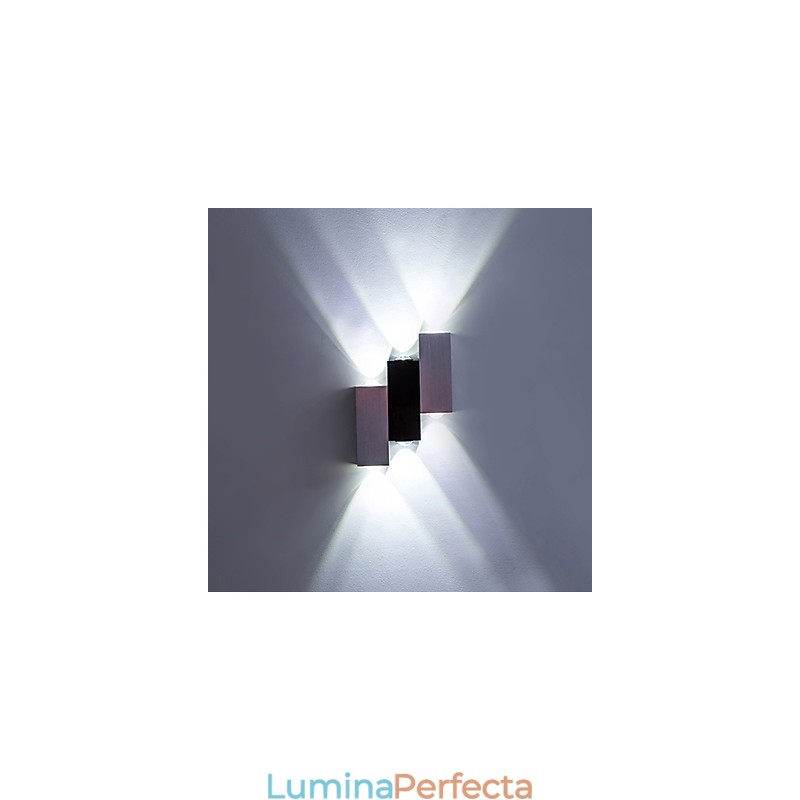 Caracteristică modernă și contemporană periată pentru lumină ambientală. Aplique de perete cu montare încasată