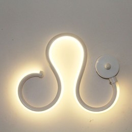 Lampă modernă minimalistă Lampă din aluminiu Lampă de noptieră pentru dormitor Decorare Designeri Iluminare coridor în formă Lămpi creative pentru sufragerie