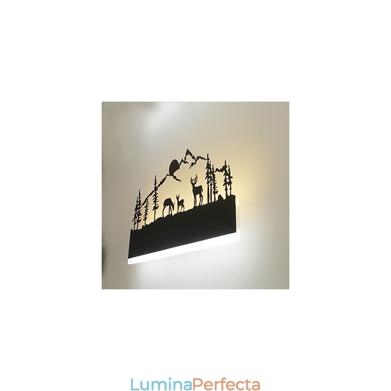 Funcție integrată pentru lumina ambientală Aplice de perete