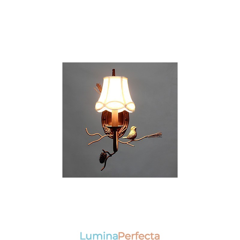 Lampă de perete din metal vintage nord-american cu pasăre din rășină și lampă de perete cu con de pin potrivită pentru lumina de perete din sufragerie