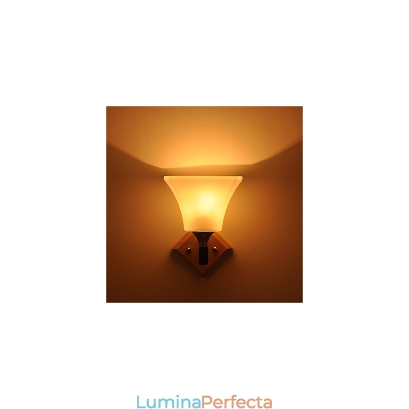 Caracteristică modernă și contemporană de pictură rurală pentru aplice de perete cu lumină în sus
