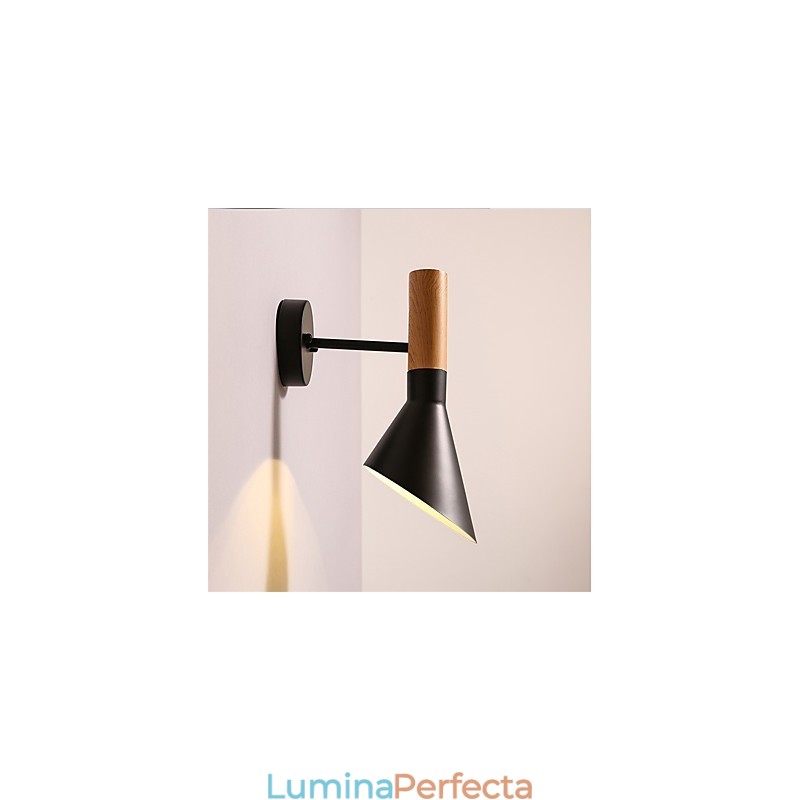 Applii de perete din metal cu veacul lemnului în stilul Europei de Nord Sufragerie Restaurant Unghi de lumină reglabil