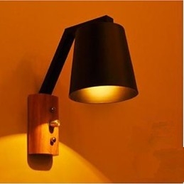 Personalitate creativă, lemn cald, fier, comutator lampă pentru pat cu studiu nordic pe coridor