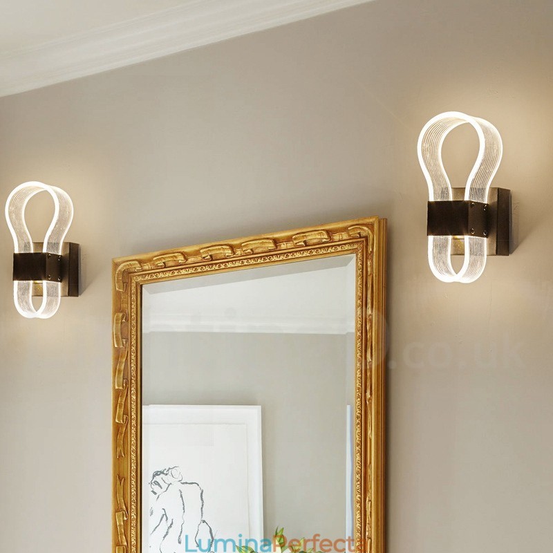 Lampă modernă de perete cu abajur acrilic pentru culoarul din dormitor