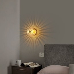 Iluminat de perete modern cu abajur din sticlă transparentă