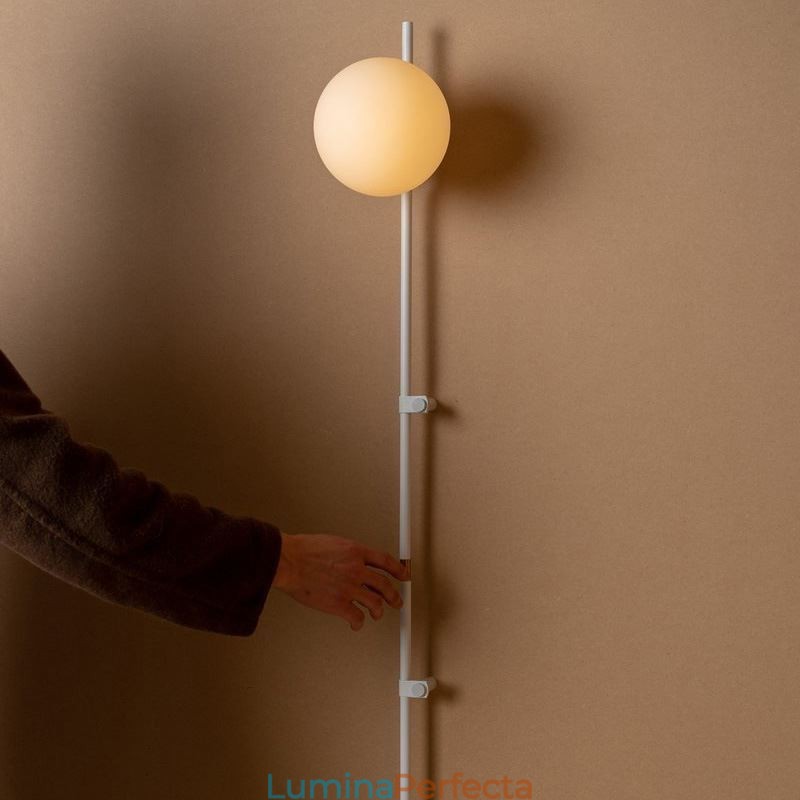 Lampă de perete Globe de iluminat Mid Century Magic Bean, cu mufă