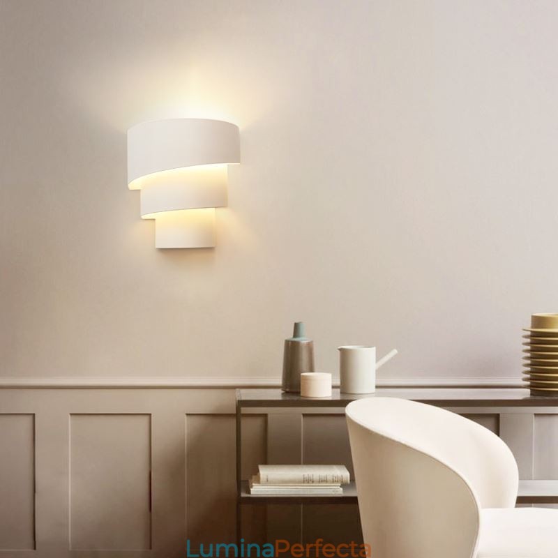 Lampă de perete modernă, minimalistă, în formă de spirală