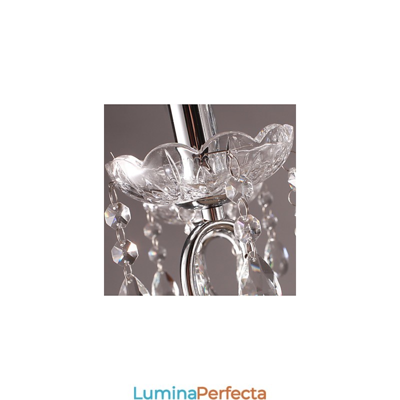 Candelabru tradițional din metal cromat din cristal