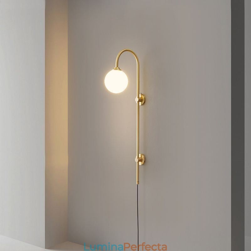 Aplic modern de perete auriu periat