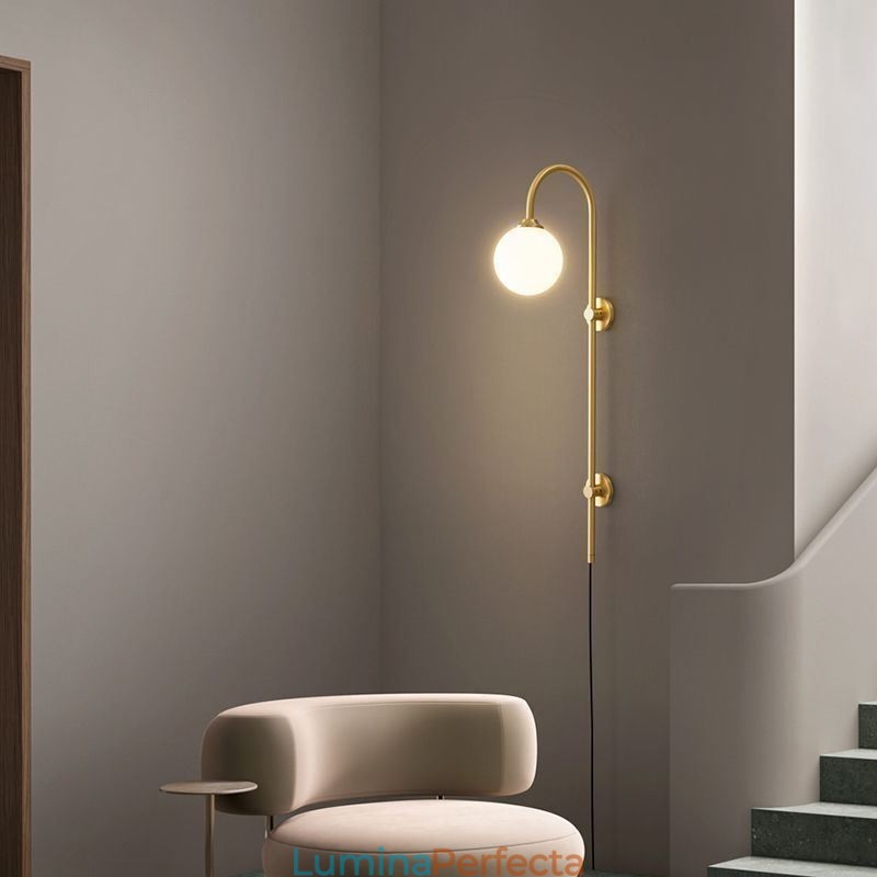 Aplic modern de perete auriu periat