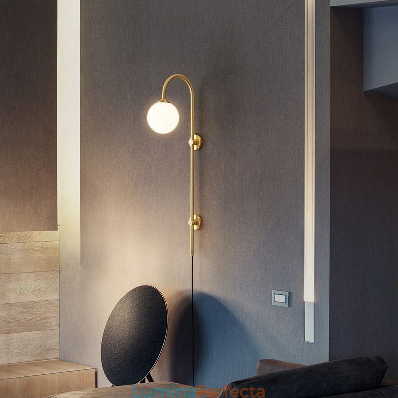 Aplic modern de perete auriu periat