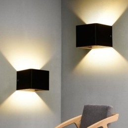 Lampă de perete din aluminiu pentru balcon cu montare la suprafață
