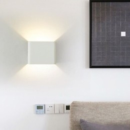 Lampă de perete din aluminiu pentru balcon cu montare la suprafață