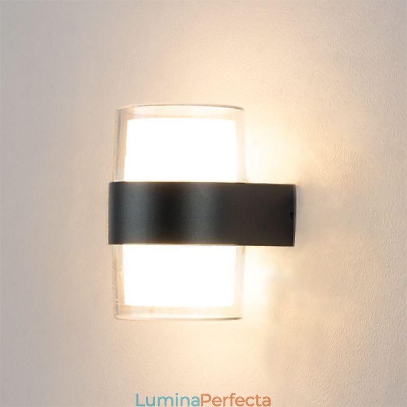 Lampă de perete minimalistă din acril