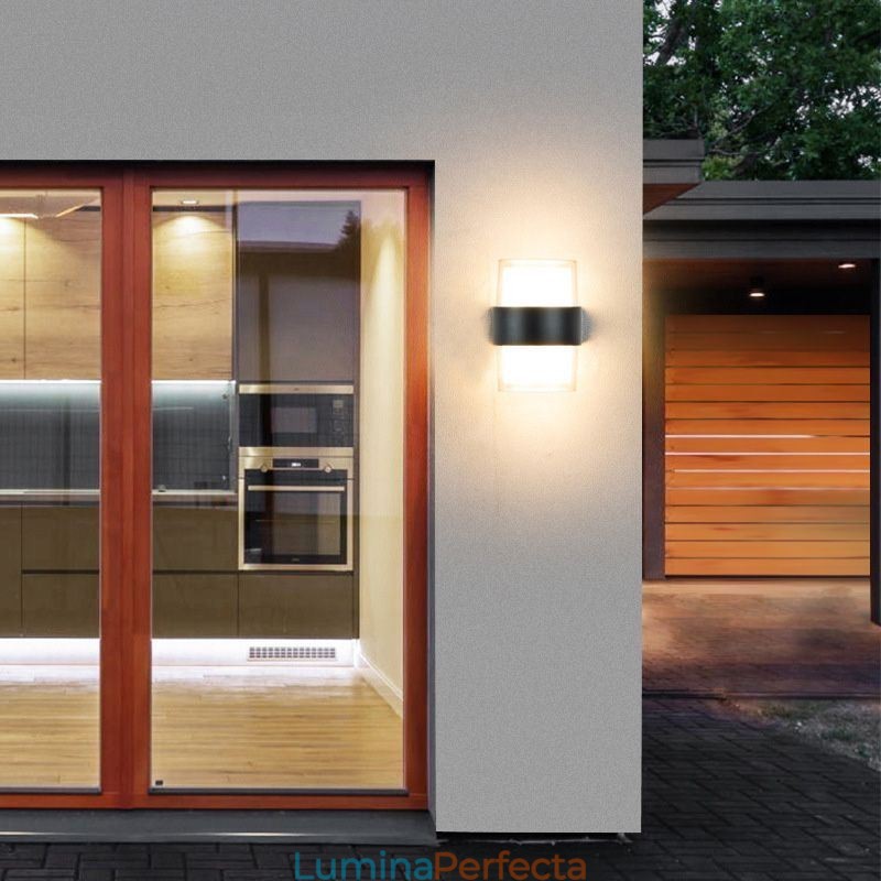 Lampă de perete minimalistă din acril