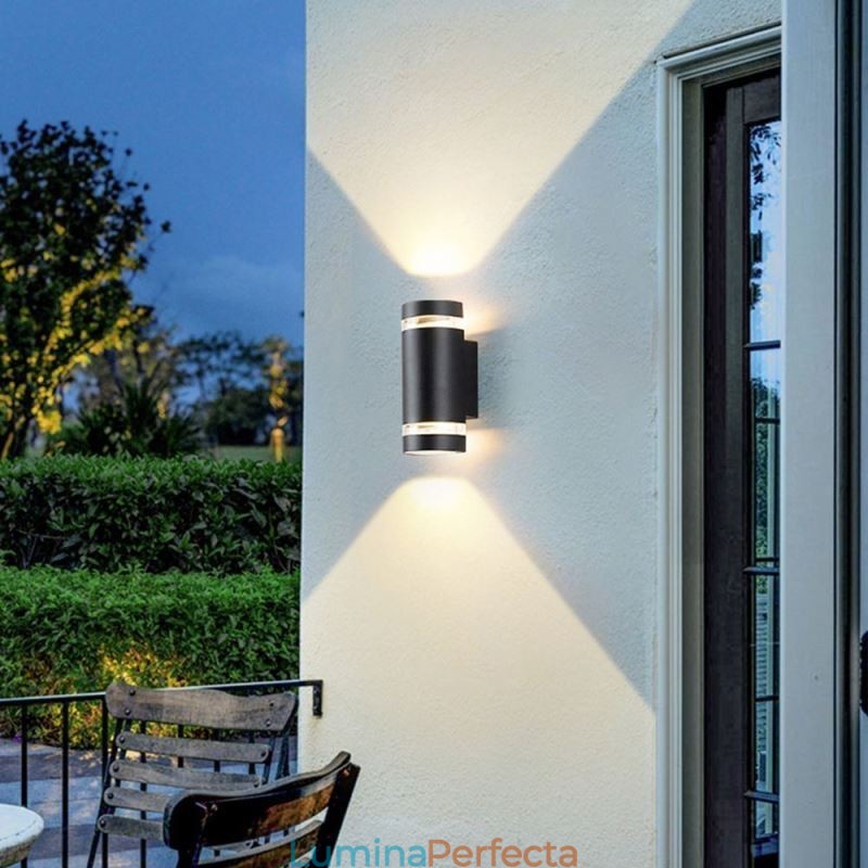 Aplică de perete, rezistentă la apă, în sus în jos, din aluminiu, cu cap dublu