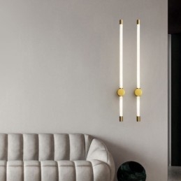 Lampă de perete modernă cu bandă acrilică din alamă