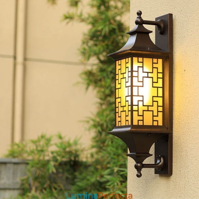 Lampă de perete chinezească de exterior cu grilă de fereastră impermeabilă