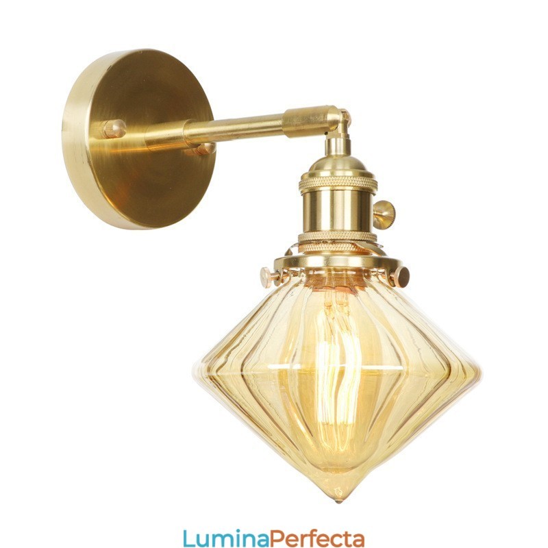 Lampă de perete modernă cu abajur din sticlă