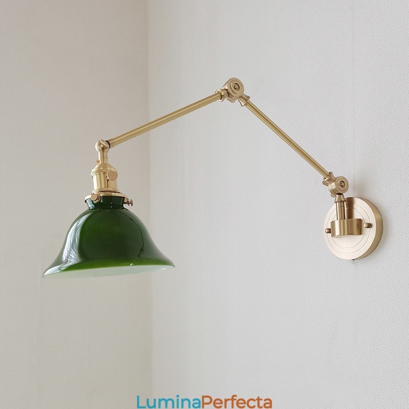 Lampă de perete modernă cu abajur din sticlă
