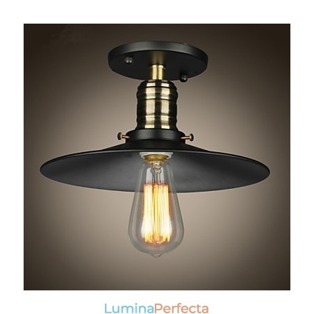 Montaj din metal pentru designeri de țară Montaj din metal pentru designeri de țară