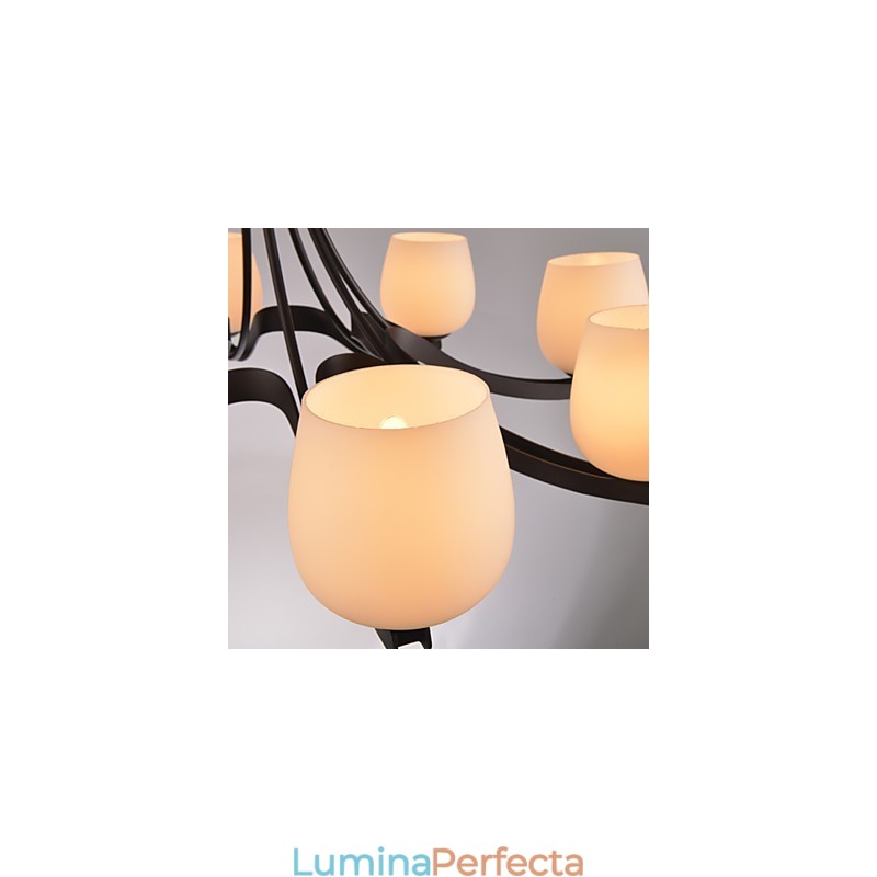 Candelabru din metal cu pictură în stil retro clasic tradițional