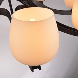 Candelabru din metal cu pictură în stil retro clasic tradițional