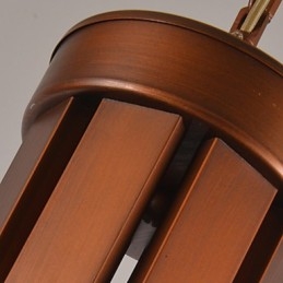 Candelabru din metal cu pictură în stil retro clasic tradițional