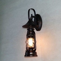 Lampă de perete cu lanternă din metal negru de epocă cu o singură lumină