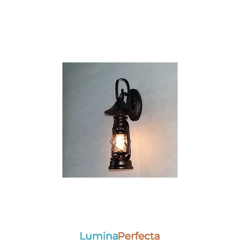 Lampă de perete cu lanternă din metal negru de epocă cu o singură lumină