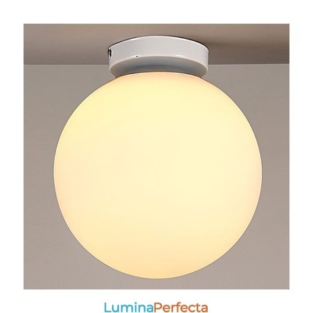 Dom de sticlă albă contractată și contemporană