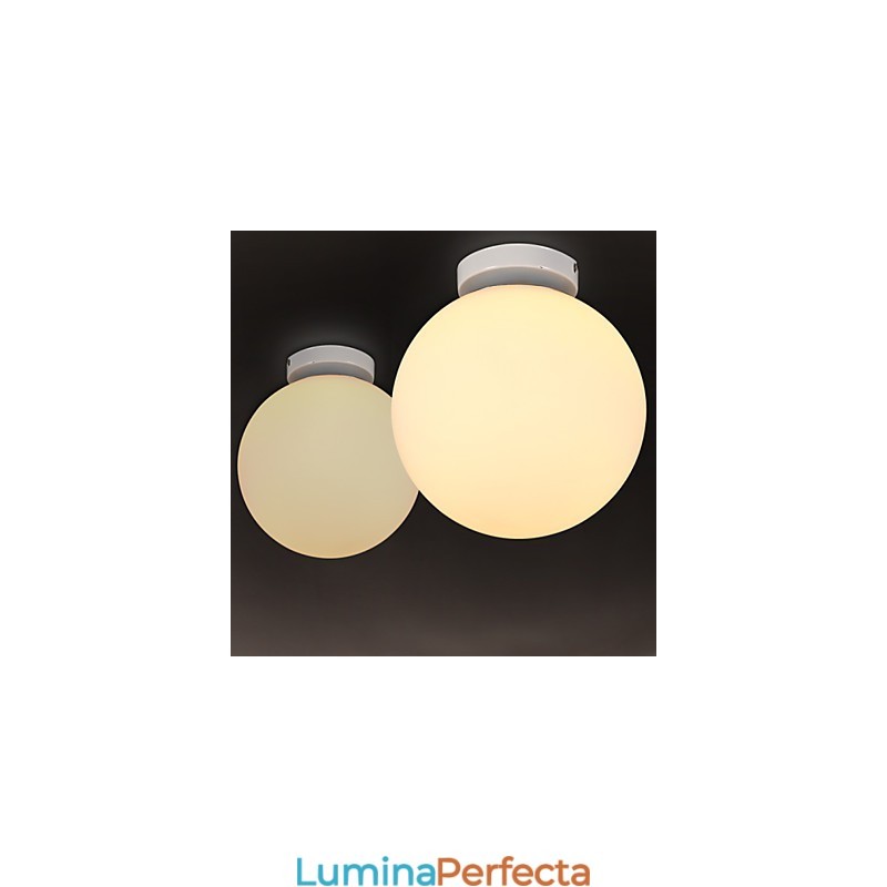 Dom de sticlă albă contractată și contemporană